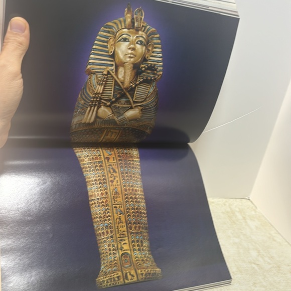 Treasures of Tutankhamen Book 1976 paperback - Metropolitan Museum - Picture 8 of 9